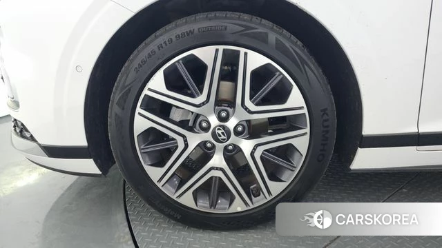 Hyundai Grandeur Hybrid (GN7) id 4571309 из Кореи 32