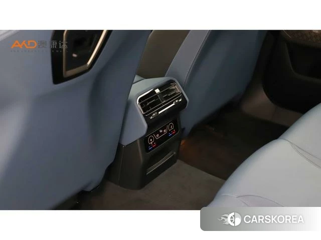 BMW 5 series 2024 Белый из Китая, фото 5