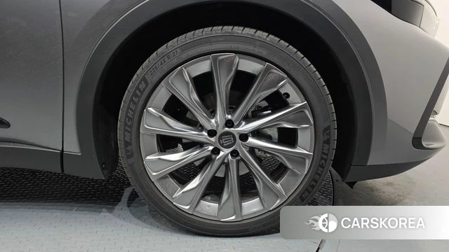 Toyota Crown Crossover id 4185450 из Кореи 28