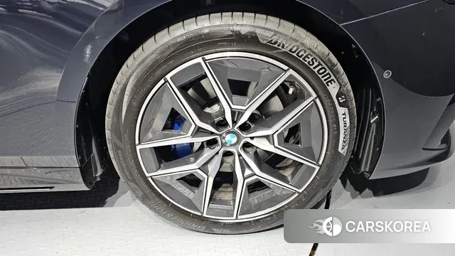 BMW 5 Series (G60) id 3512080 из Кореи 15