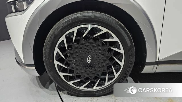 Hyundai Ionic 5 id 3941272 из Кореи 15