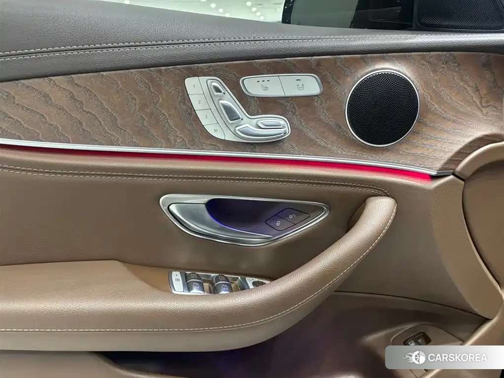 Mercedes-Benz E-class New Energy id 4547957 из Китая 11