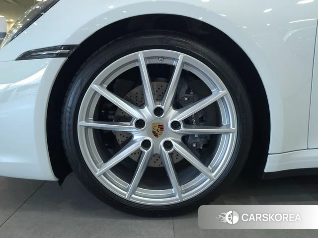 Porsche 911(992) id 4360065 из Кореи 15