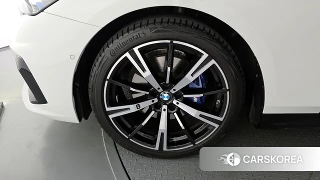 BMW 5 Series (G60) id 3353854 из Кореи 15