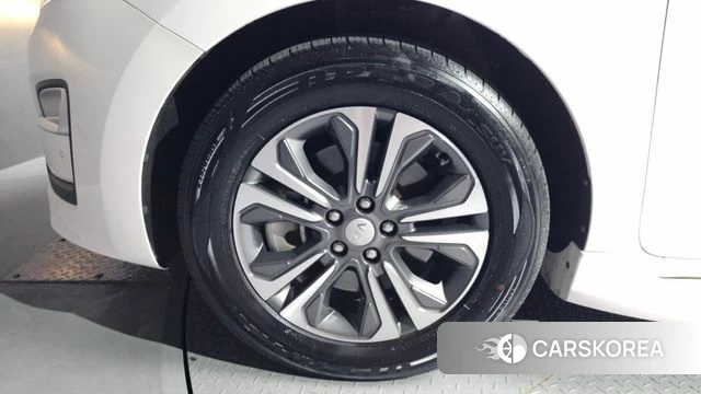 Kia The New Carnival id 4305210 из Кореи 15