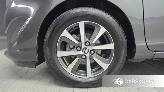 Toyota Prius C id 3867080 из Кореи 15