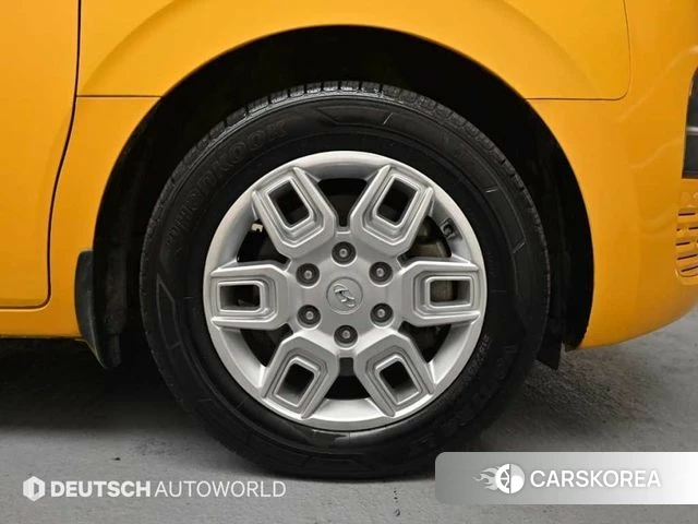 Hyundai Staria 2022 Желтый из Кореи, фото 5