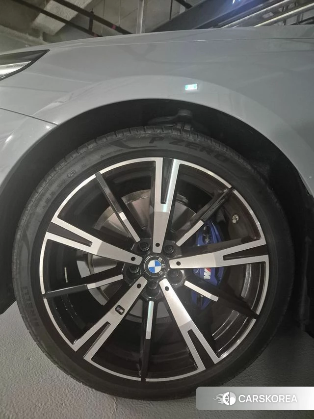 BMW 5 Series (G60) 2025 Цвет галактики из Кореи, фото 5