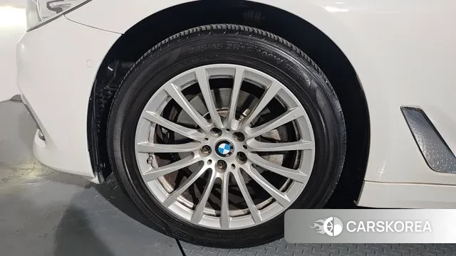 BMW 5 Series (G30) id 3562626 из Кореи 16