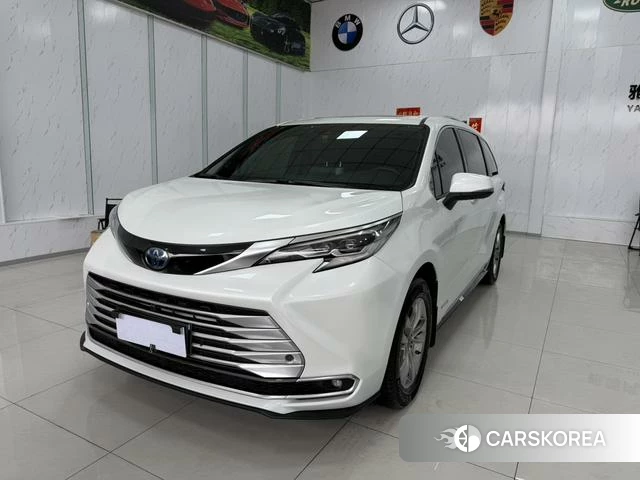 Toyota Saina 2022 Белый из Китая, фото 5
