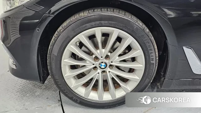 BMW 5 Series (G30) id 3703841 из Кореи 15