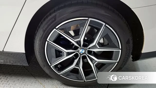 BMW 5 Series (G60) id 3431378 из Кореи 15