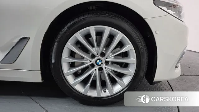 BMW 5 Series (G30) id 3504753 из Кореи 15