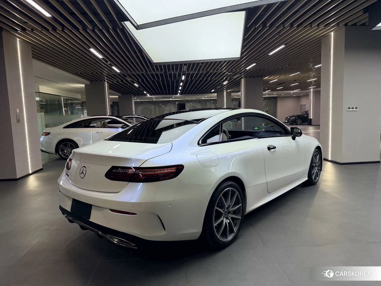 Mercedes-Benz E-class (imported) 2023 Белый из Китая, фото 5