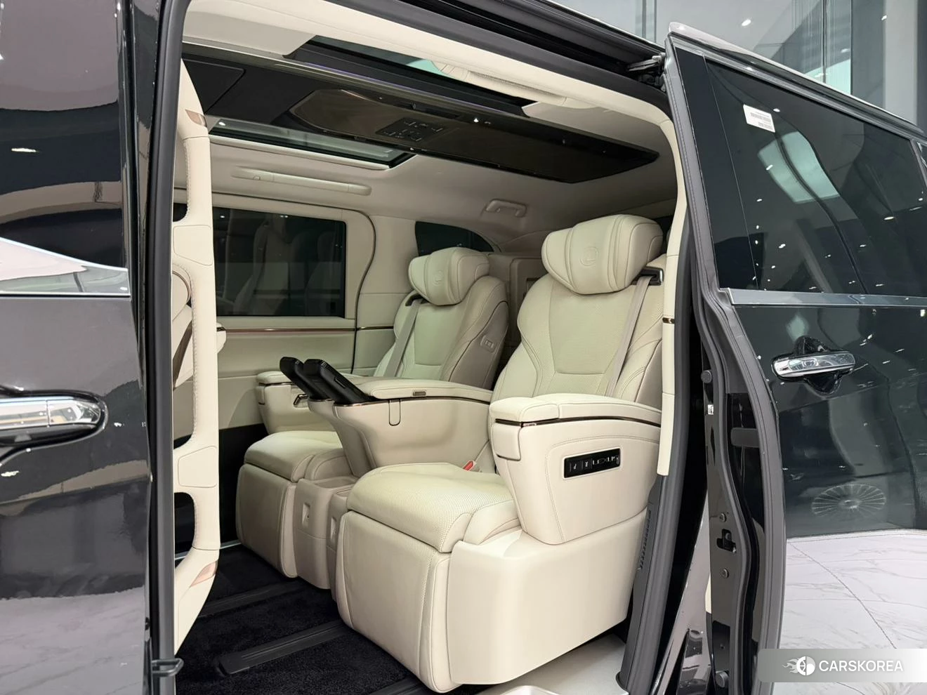 Lexus LM id 4454269 из Китая 7