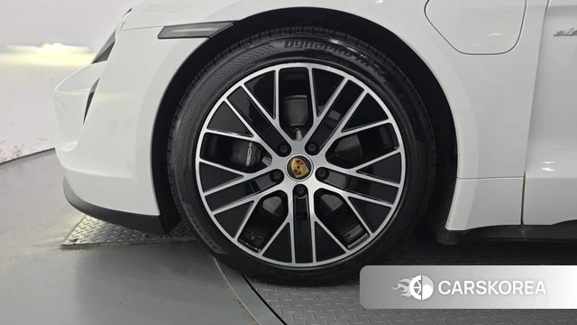 Porsche Taycan id 4303308 из Кореи 27