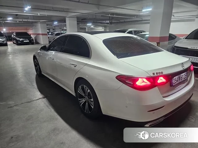 Mercedes-Benz E-Class W214 2024 Белый из Кореи, фото 5