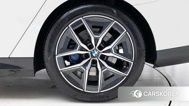 BMW 5 Series (G60) id 4442508 из Кореи 15