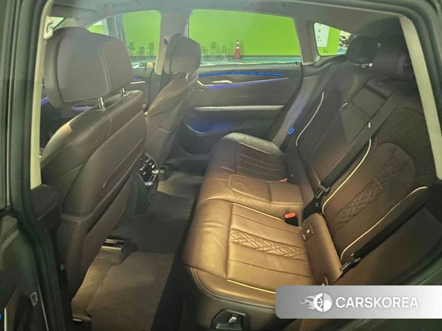 BMW 6 Series GT (G32) 2022 Серебристо-серый из Кореи, фото 5