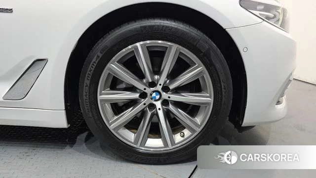 BMW 5 Series (G30) id 4587339 из Кореи 27