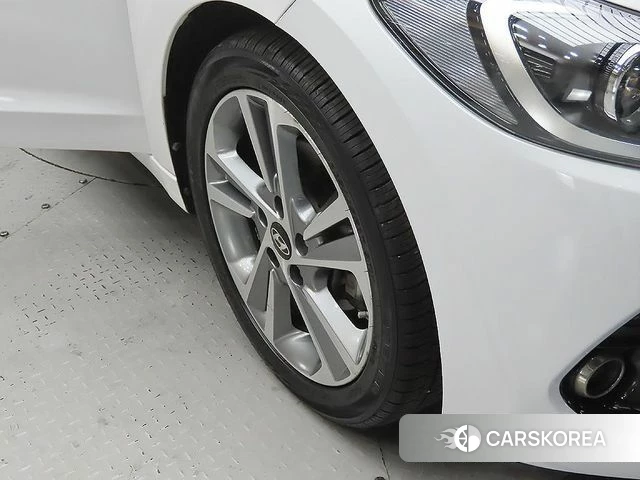 Hyundai Avante AD id 3905971 из Кореи 15