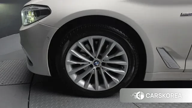 BMW 5 Series (G30) id 3761207 из Кореи 15