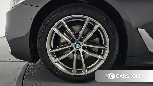 BMW 5 Series (G30) id 4594615 из Кореи 32