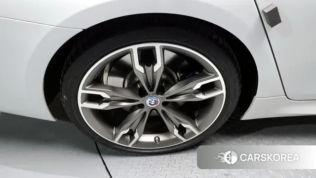 BMW 5 Series (G30) id 3487621 из Кореи 15