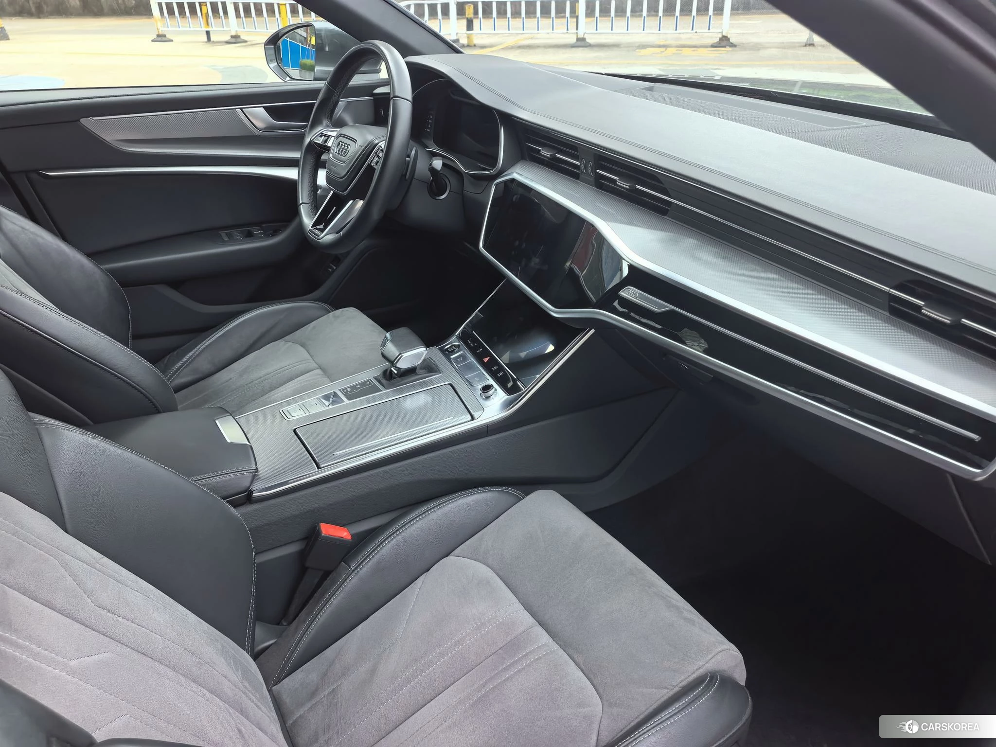 Audi A6L id 4454432 из Китая 17