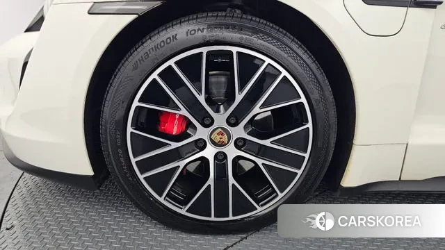 Porsche Taycan id 3616302 из Кореи 15