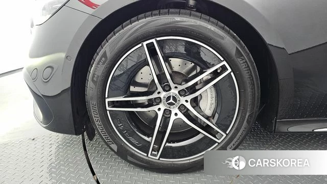Mercedes-Benz E-Class W214 id 4533167 из Кореи 28