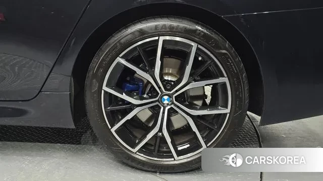 BMW 5 Series (G30) id 3717099 из Кореи 15