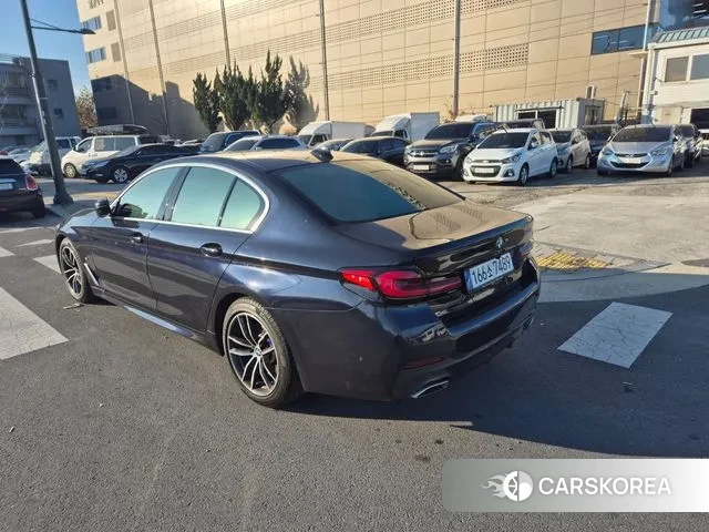 BMW 5 Series (G30) id 3399091 из Кореи 9