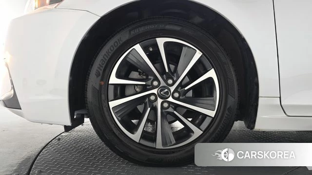 Lexus CT200h id 4378243 из Кореи 28