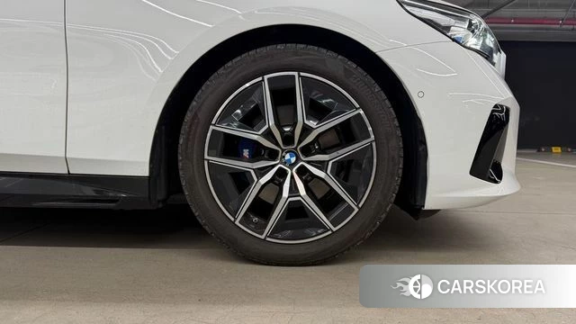 BMW 5 Series (G60) id 4505348 из Кореи 13