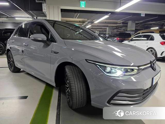Volkswagen Golf 8th Generation 2023 Серебристо-серый из Кореи, фото 5