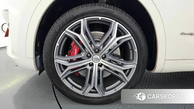 Maserati Levante id 3861079 из Кореи 15