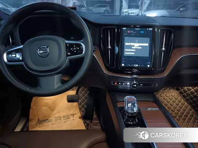 Volvo XC60 2025 Белый из Китая, фото 5
