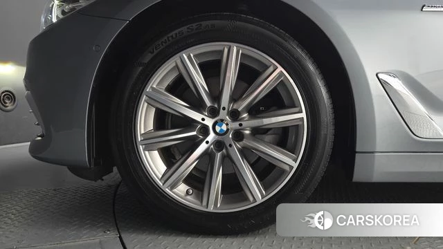 BMW 5 Series (G30) id 4403456 из Кореи 28