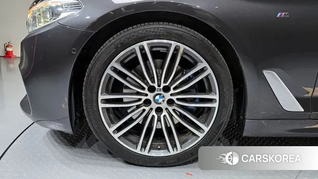 BMW 5 Series (G30) id 3748106 из Кореи 15