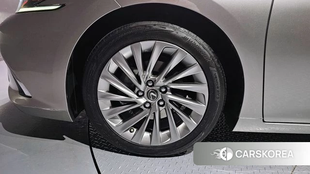 Lexus ES300h 7th generation id 3955546 из Кореи 15