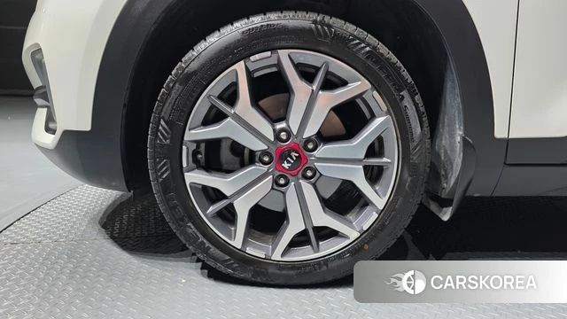 Kia Seltos id 4698174 из Кореи 15