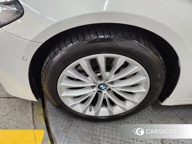 BMW 5 Series (G30) id 3694820 из Кореи 15