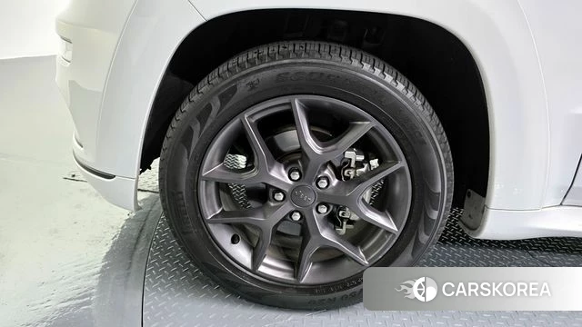 Jeep Grand Cherokee id 3866679 из Кореи 15