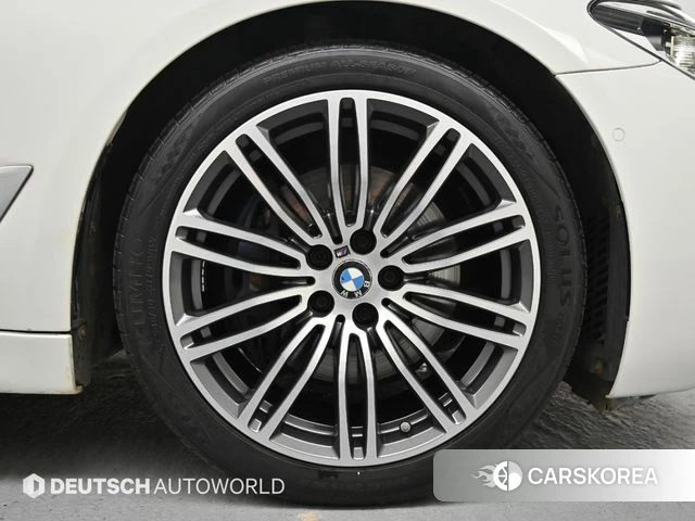 BMW 5 Series (G30) id 4310759 из Кореи 15