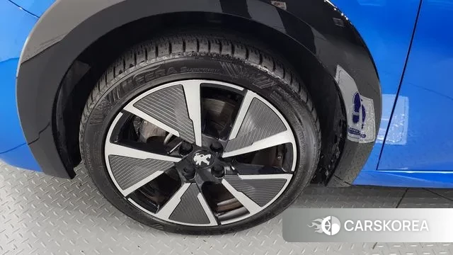 Peugeot e-208 second Generation id 2984454 из Кореи 15