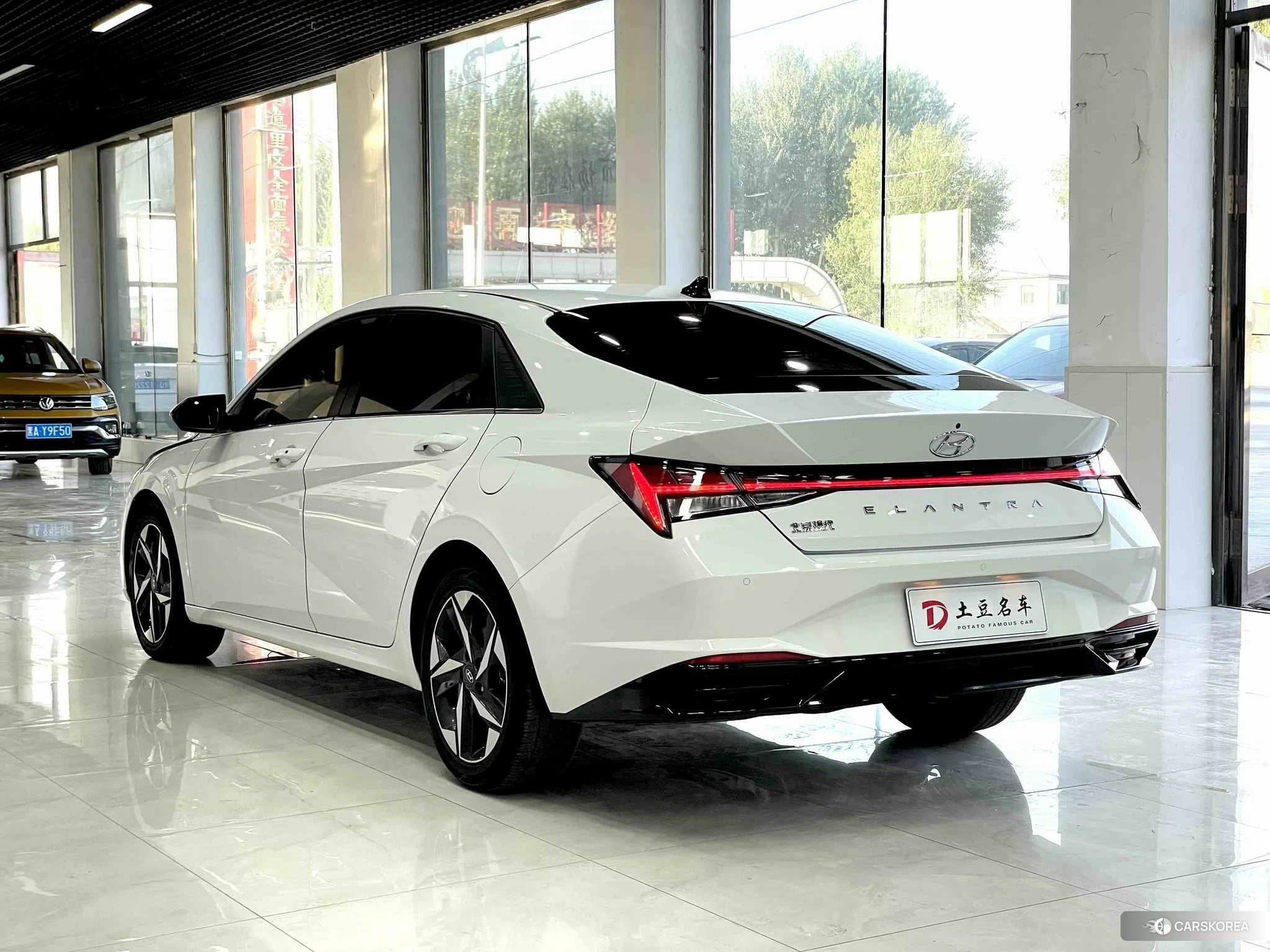 Hyundai Elantra id 4504893 из Китая 14