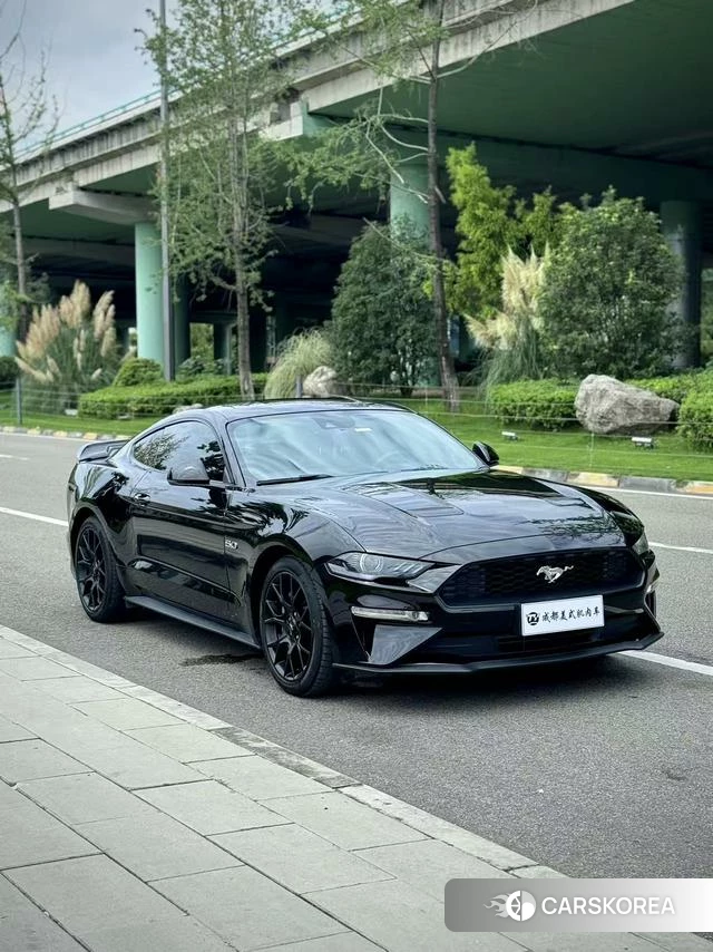 Ford Mustang 2023 Черный из Китая, фото 5