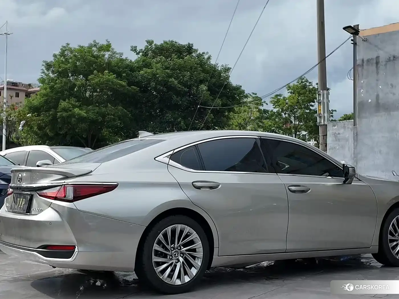 Lexus ES 2024 Silver/gray из Китая, фото 6