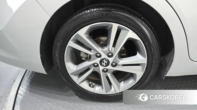 Hyundai Avante AD id 4652256 из Кореи 25